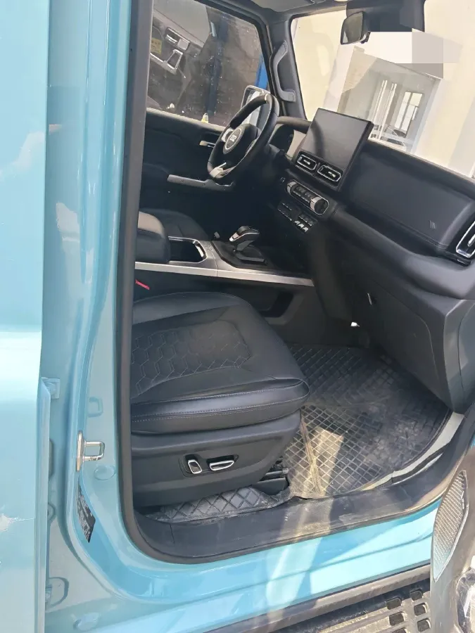 2025 212 212 T01 2.0T 252HP L4 8AT,autocango,china used car exporter,china ev exporter,chinese used car exporter,chinese used ev exporter