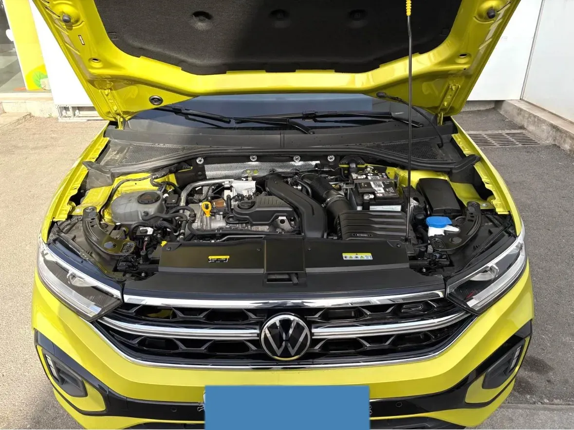 2023 Volkswagen T-Roc 1.5T 160HP L4 7DCT,autocango,china used car exporter,china ev exporter,chinese used car exporter,chinese used ev exporter