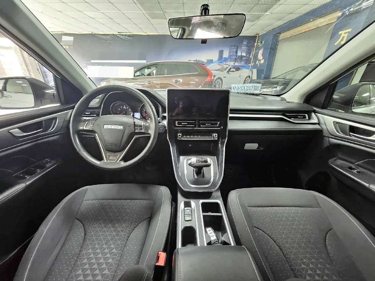 2021 Haval M6 1.5T 150HP L4 7DCT,autocango,china used car exporter,china ev exporter,chinese used car exporter,chinese used ev exporter