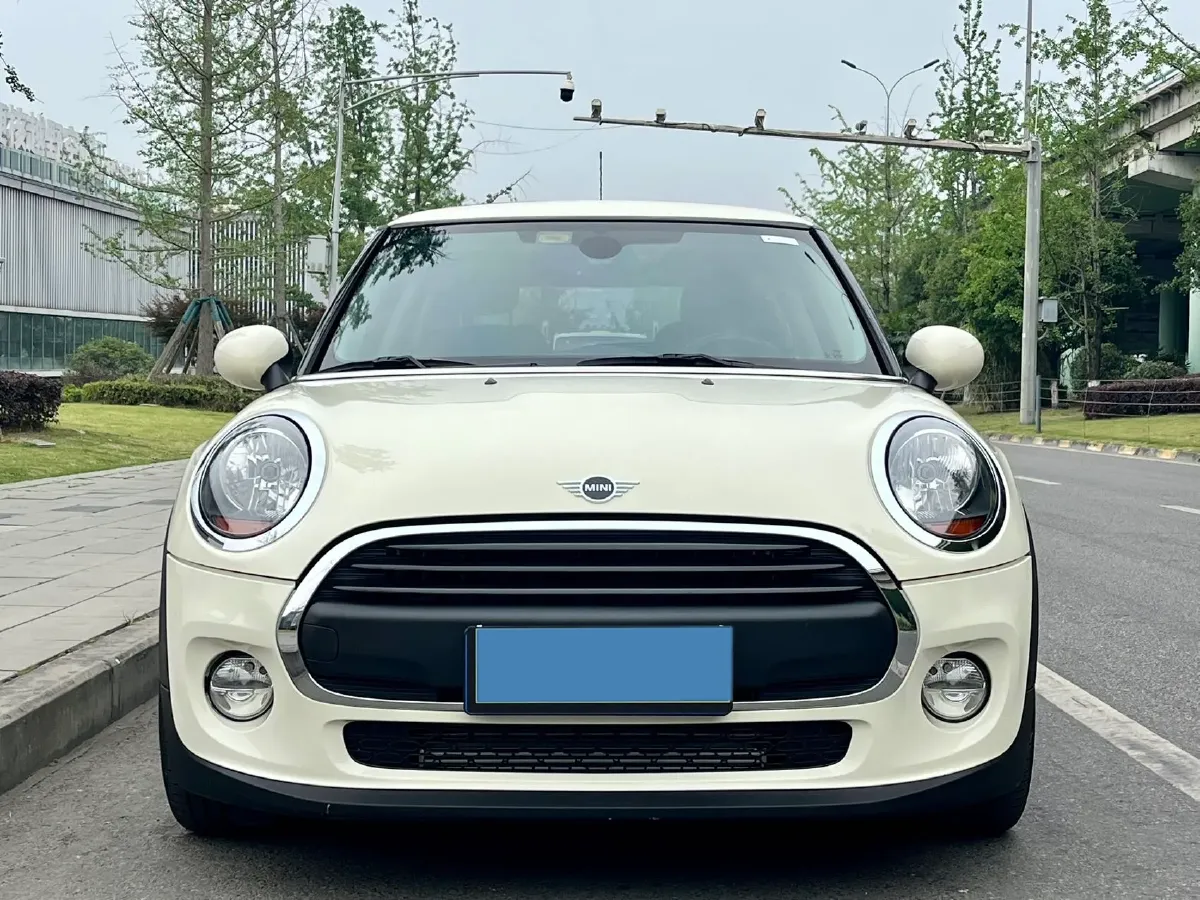 2019 MINI MINI 1.5T 102HP L3 7DCT,autocango,china used car exporter,china ev exporter,chinese used car exporter,chinese used ev exporter