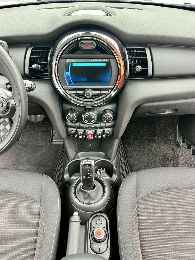 2019 MINI MINI 1.5T 102HP L3 7DCT,autocango,china used car exporter,china ev exporter,chinese used car exporter,chinese used ev exporter