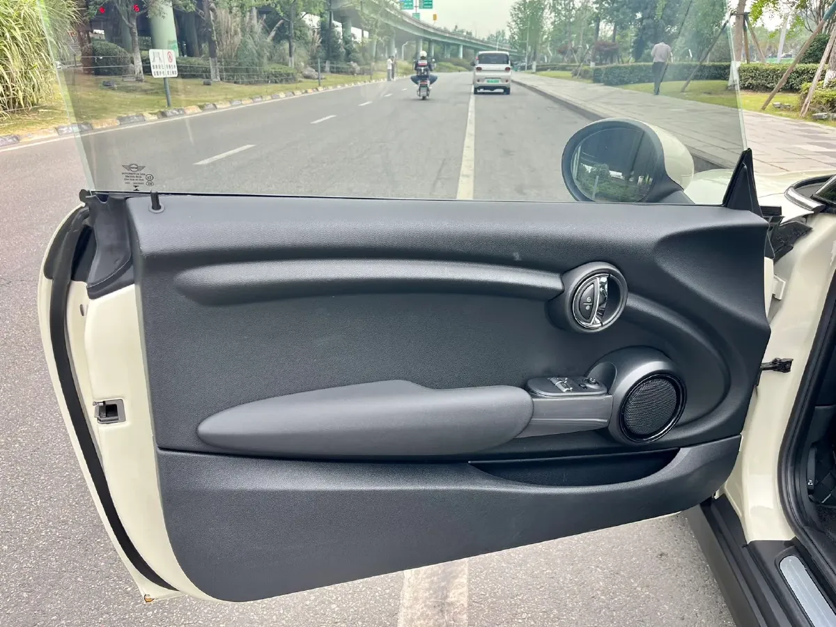 2019 MINI MINI 1.5T 102HP L3 7DCT,autocango,china used car exporter,china ev exporter,chinese used car exporter,chinese used ev exporter