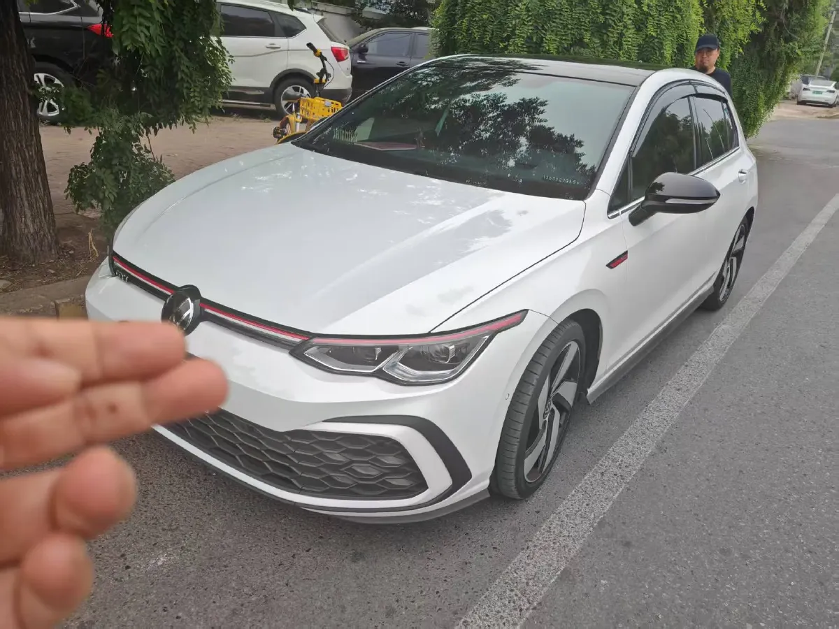 2025 Volkswagen GolfGTI 2.0T 220HP L4 7DCT,autocango,china used car exporter,china ev exporter,chinese used car exporter,chinese used ev exporter