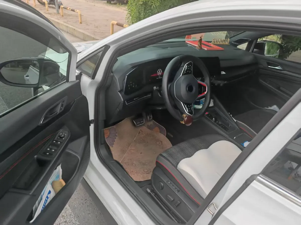 2025 Volkswagen GolfGTI 2.0T 220HP L4 7DCT,autocango,china used car exporter,china ev exporter,chinese used car exporter,chinese used ev exporter