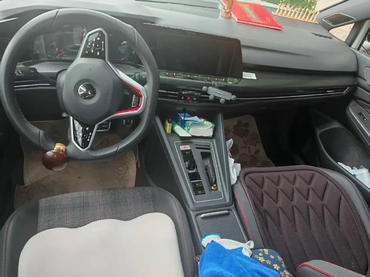2025 Volkswagen GolfGTI 2.0T 220HP L4 7DCT,autocango,china used car exporter,china ev exporter,chinese used car exporter,chinese used ev exporter