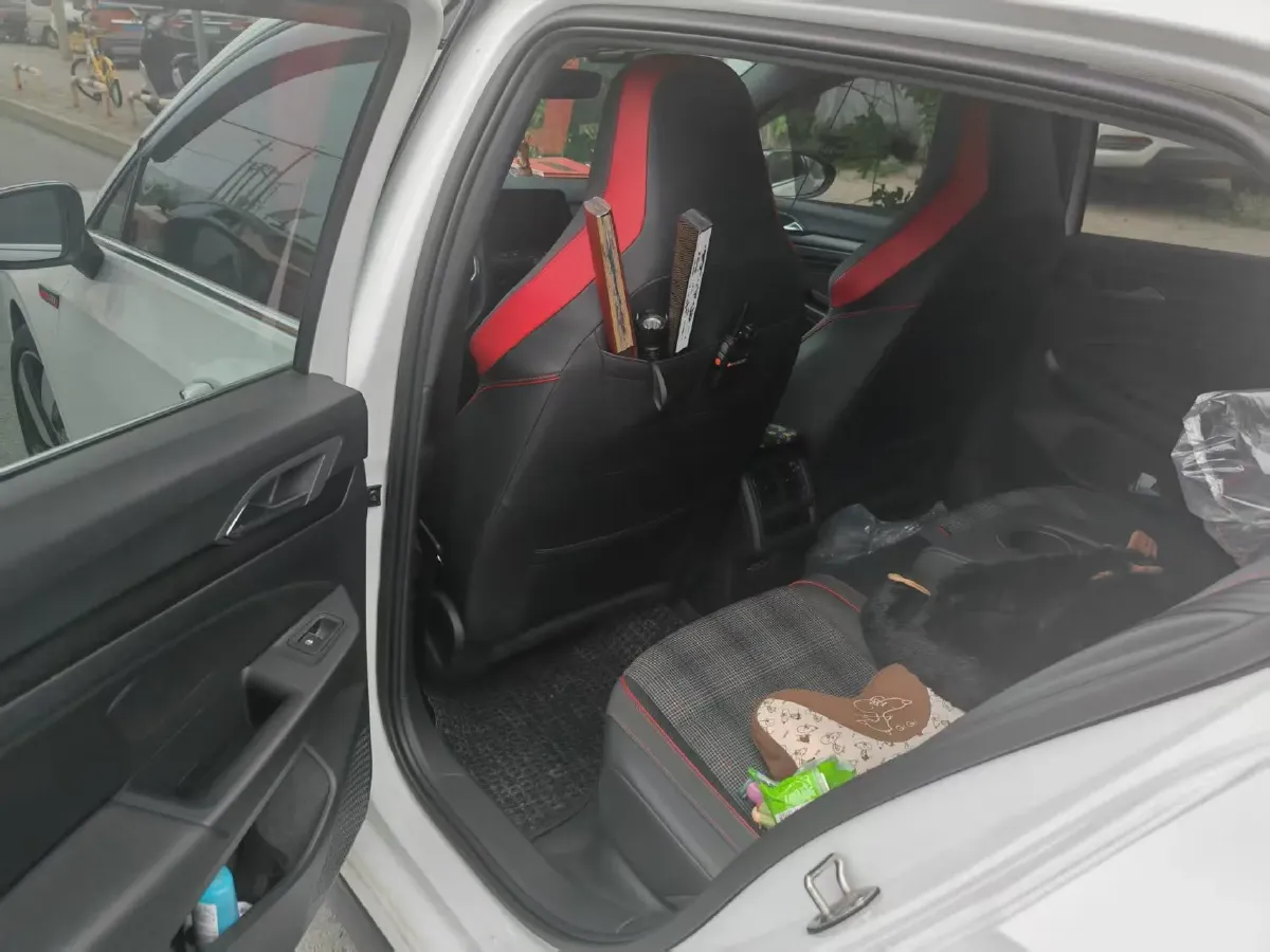 2025 Volkswagen GolfGTI 2.0T 220HP L4 7DCT,autocango,china used car exporter,china ev exporter,chinese used car exporter,chinese used ev exporter