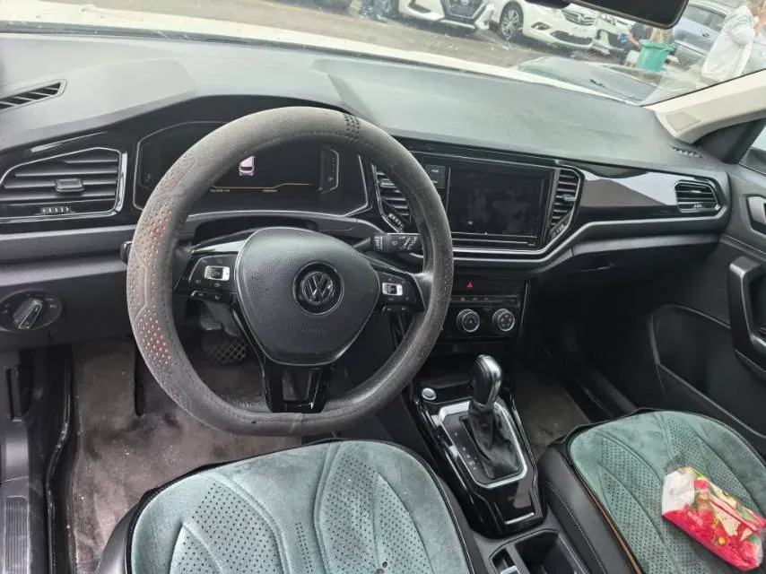 2020 Volkswagen T-Roc 1.4T 150HP L4 7DCT,autocango,china used car exporter,china ev exporter,chinese used car exporter,chinese used ev exporter