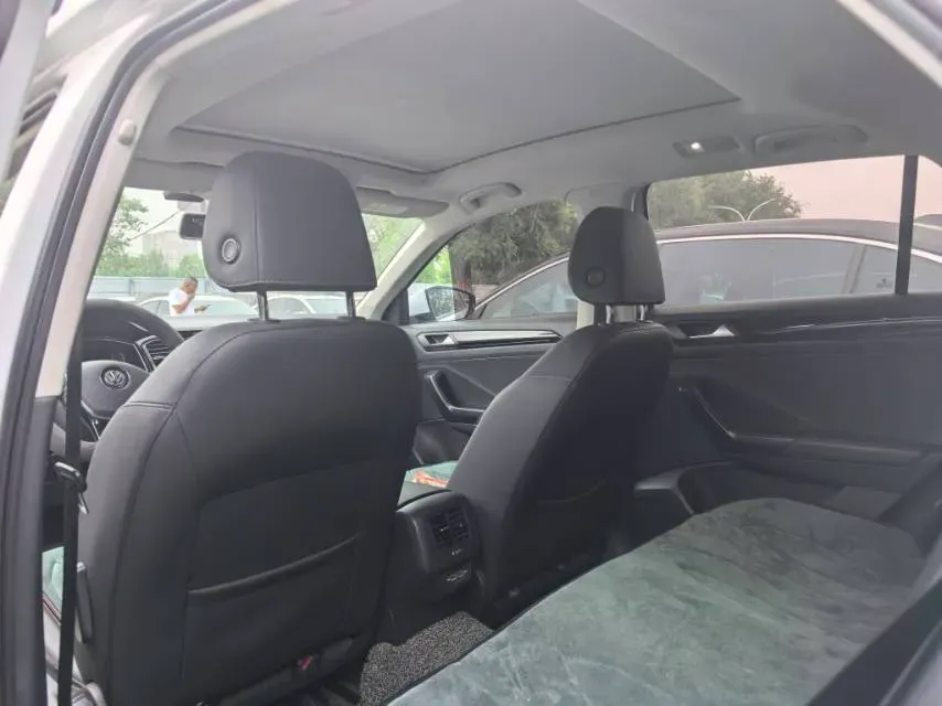 2020 Volkswagen T-Roc 1.4T 150HP L4 7DCT,autocango,china used car exporter,china ev exporter,chinese used car exporter,chinese used ev exporter