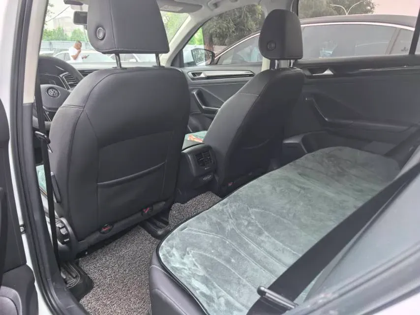 2020 Volkswagen T-Roc 1.4T 150HP L4 7DCT,autocango,china used car exporter,china ev exporter,chinese used car exporter,chinese used ev exporter