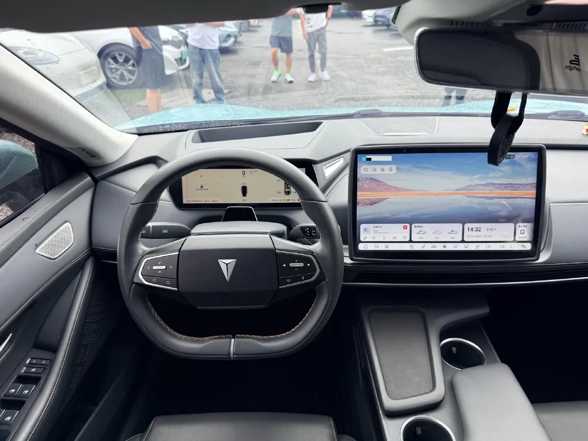 2022 DongFeng Forthing LingZhi EV BEV 68.4KWH,autocango,china used car exporter,china ev exporter,chinese used car exporter,chinese used ev exporter