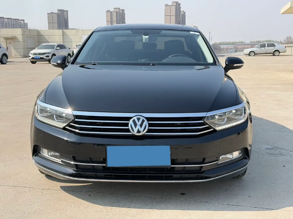 2019 Volkswagen Magotan 2.0T 186HP L4 7DCT,autocango,china used car exporter,china ev exporter,chinese used car exporter,chinese used ev exporter