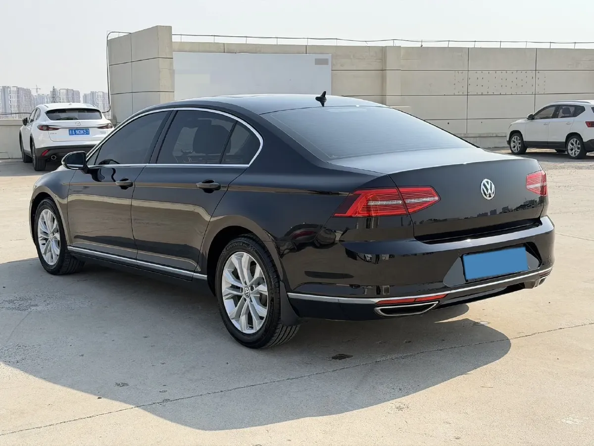 2019 Volkswagen Magotan 2.0T 186HP L4 7DCT,autocango,china used car exporter,china ev exporter,chinese used car exporter,chinese used ev exporter