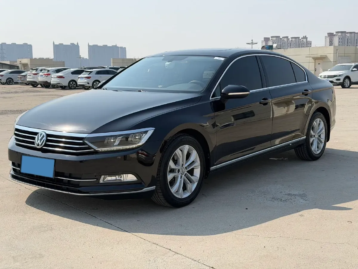 2019 Volkswagen Magotan 2.0T 186HP L4 7DCT,autocango,china used car exporter,china ev exporter,chinese used car exporter,chinese used ev exporter