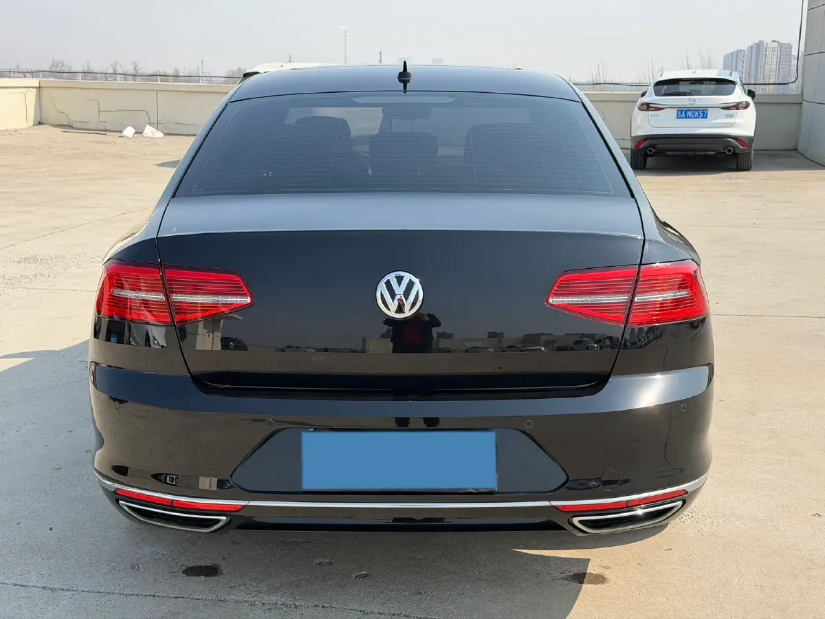 2019 Volkswagen Magotan 2.0T 186HP L4 7DCT,autocango,china used car exporter,china ev exporter,chinese used car exporter,chinese used ev exporter
