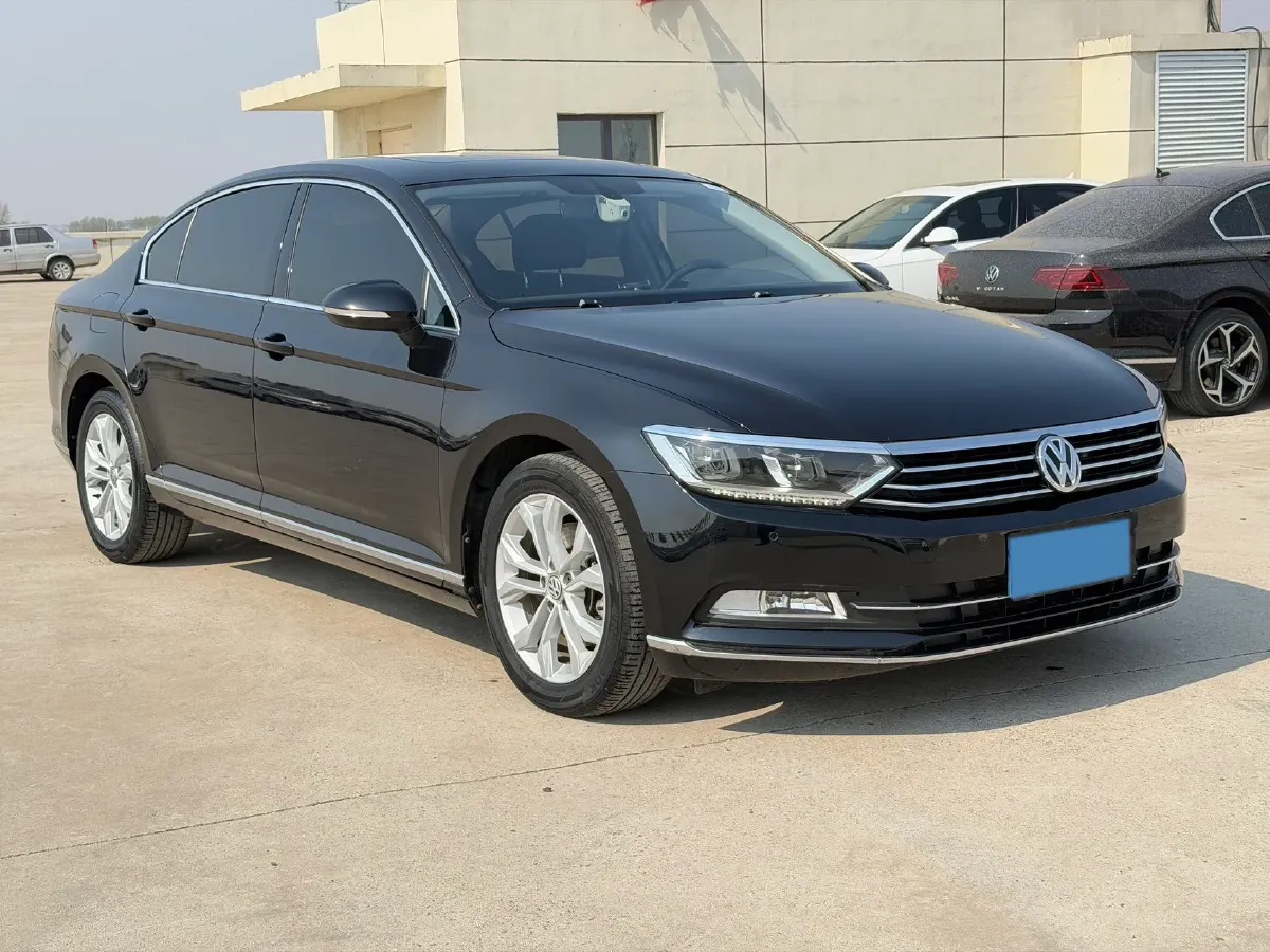 2019 Volkswagen Magotan 2.0T 186HP L4 7DCT,autocango,china used car exporter,china ev exporter,chinese used car exporter,chinese used ev exporter