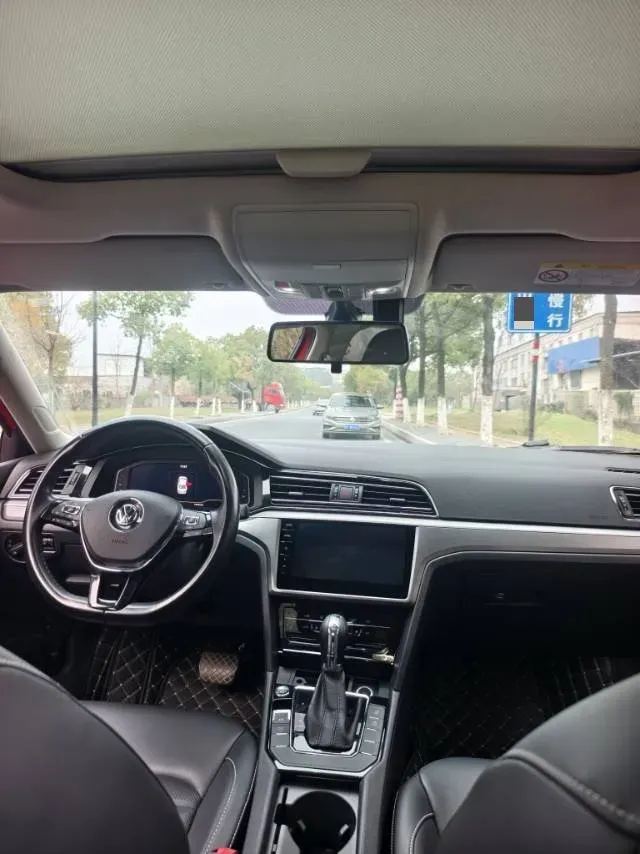 2021 Volkswagen T-Roc 1.4T 150HP L4 7DCT,autocango,china used car exporter,china ev exporter,chinese used car exporter,chinese used ev exporter