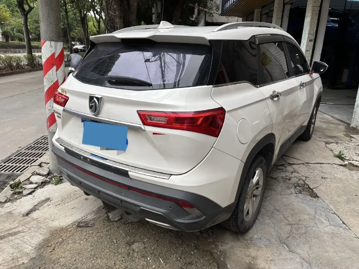 2018 BaoJun 530 1.5T 150HP L4 6DCT,autocango,china used car exporter,china ev exporter,chinese used car exporter,chinese used ev exporter