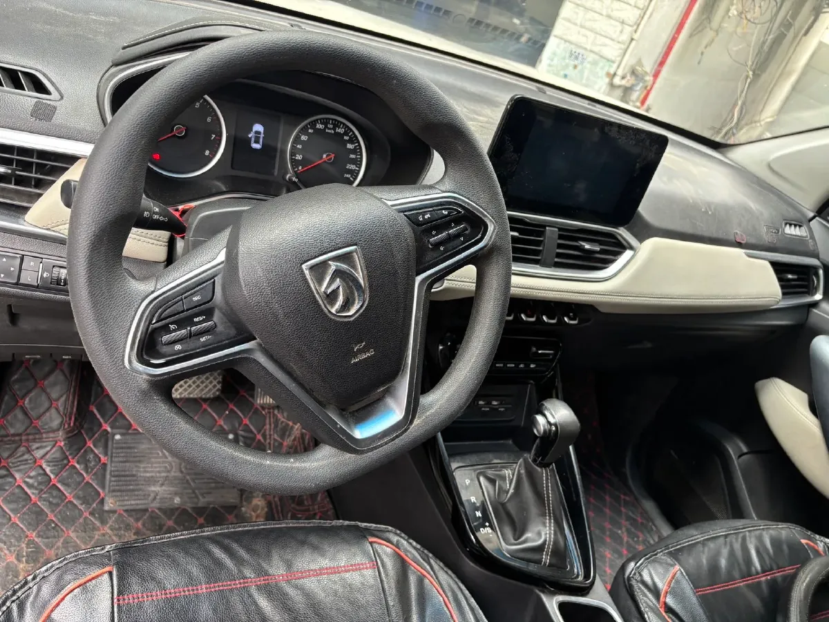 2018 BaoJun 530 1.5T 150HP L4 6DCT,autocango,china used car exporter,china ev exporter,chinese used car exporter,chinese used ev exporter