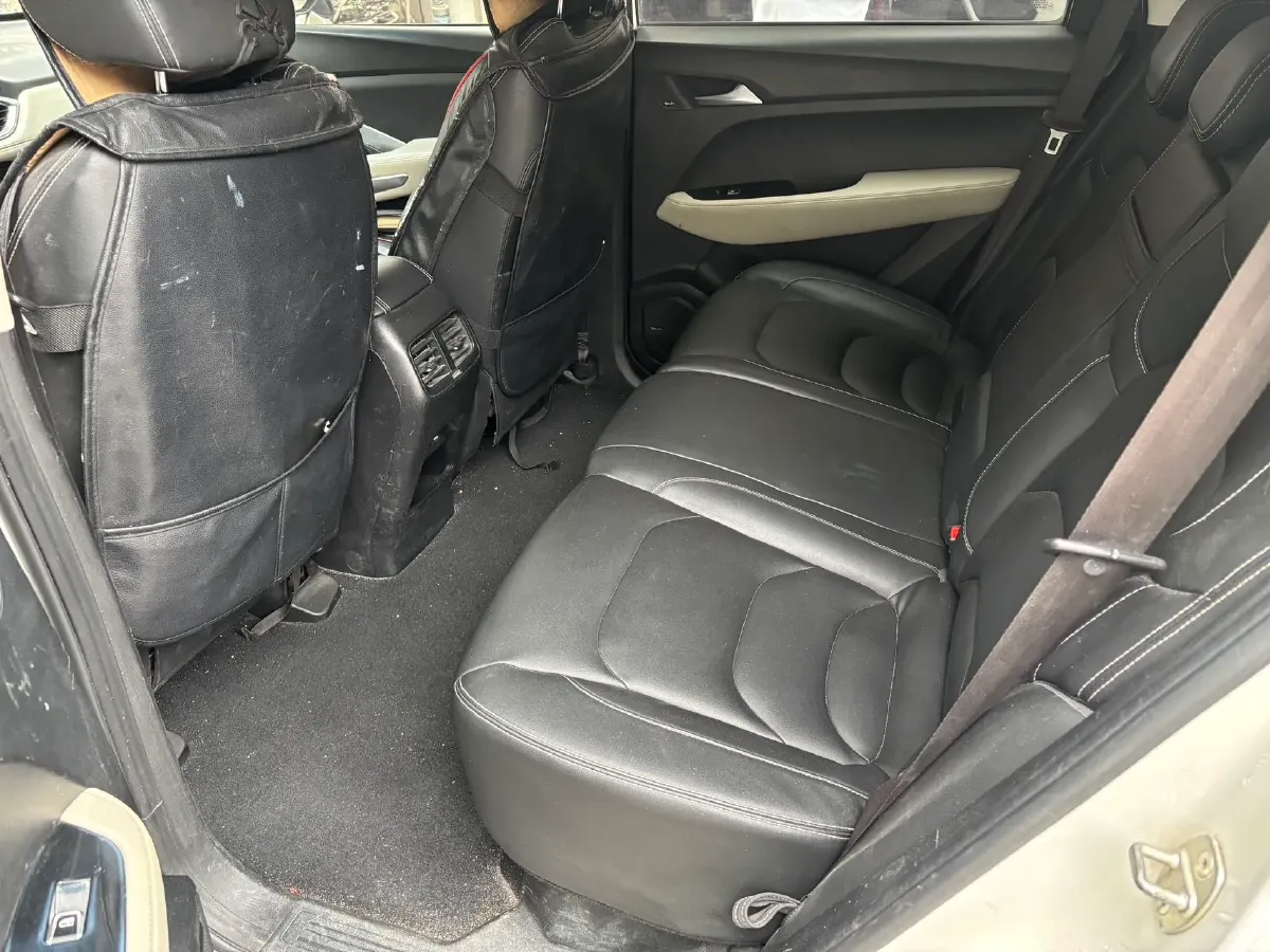 2018 BaoJun 530 1.5T 150HP L4 6DCT,autocango,china used car exporter,china ev exporter,chinese used car exporter,chinese used ev exporter