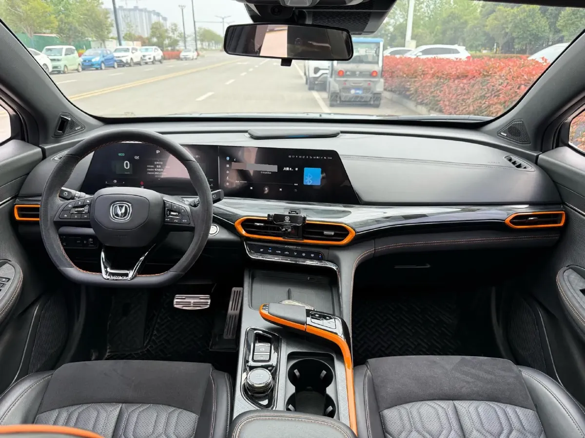 2022 ChangAn UNI-T 1.5T 188HP L4 7DCT,autocango,china used car exporter,china ev exporter,chinese used car exporter,chinese used ev exporter