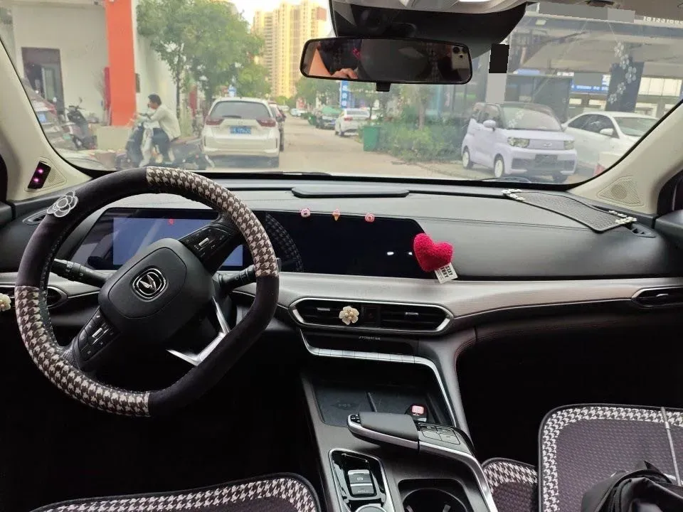 2020 ChangAn UNI-T 1.5T 180HP L4 7DCT,autocango,china used car exporter,china ev exporter,chinese used car exporter,chinese used ev exporter