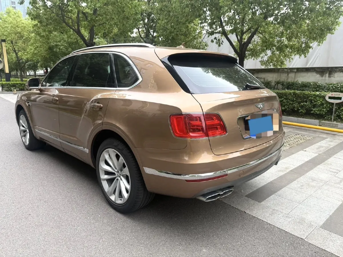 2018 Bentley Bentayga 4.0T 550HP V8 8AT,autocango,china used car exporter,china ev exporter,chinese used car exporter,chinese used ev exporter