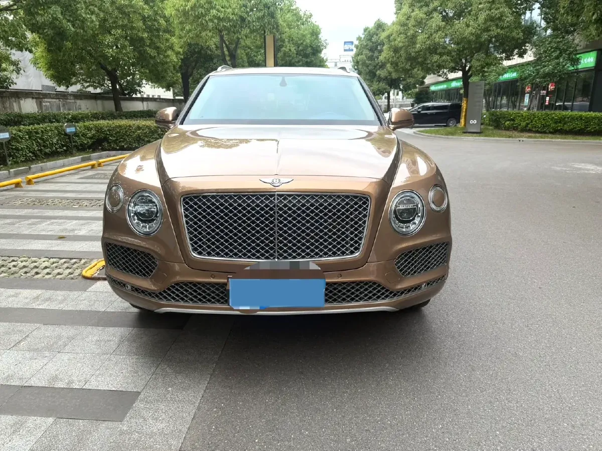 2018 Bentley Bentayga 4.0T 550HP V8 8AT,autocango,china used car exporter,china ev exporter,chinese used car exporter,chinese used ev exporter