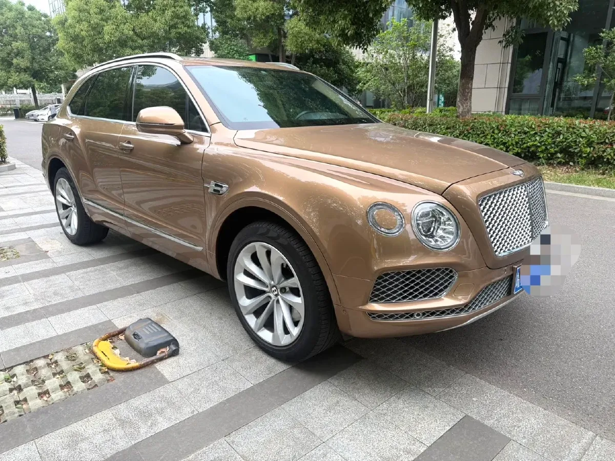2018 Bentley Bentayga 4.0T 550HP V8 8AT,autocango,china used car exporter,china ev exporter,chinese used car exporter,chinese used ev exporter