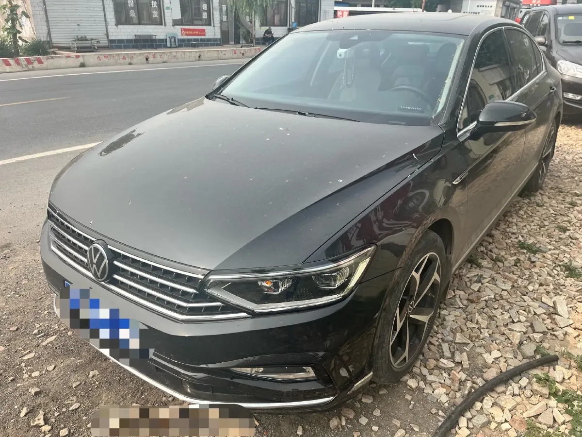 2023 Volkswagen Magotan 2.0T 186HP L4 7DCT,autocango,china used car exporter,china ev exporter,chinese used car exporter,chinese used ev exporter