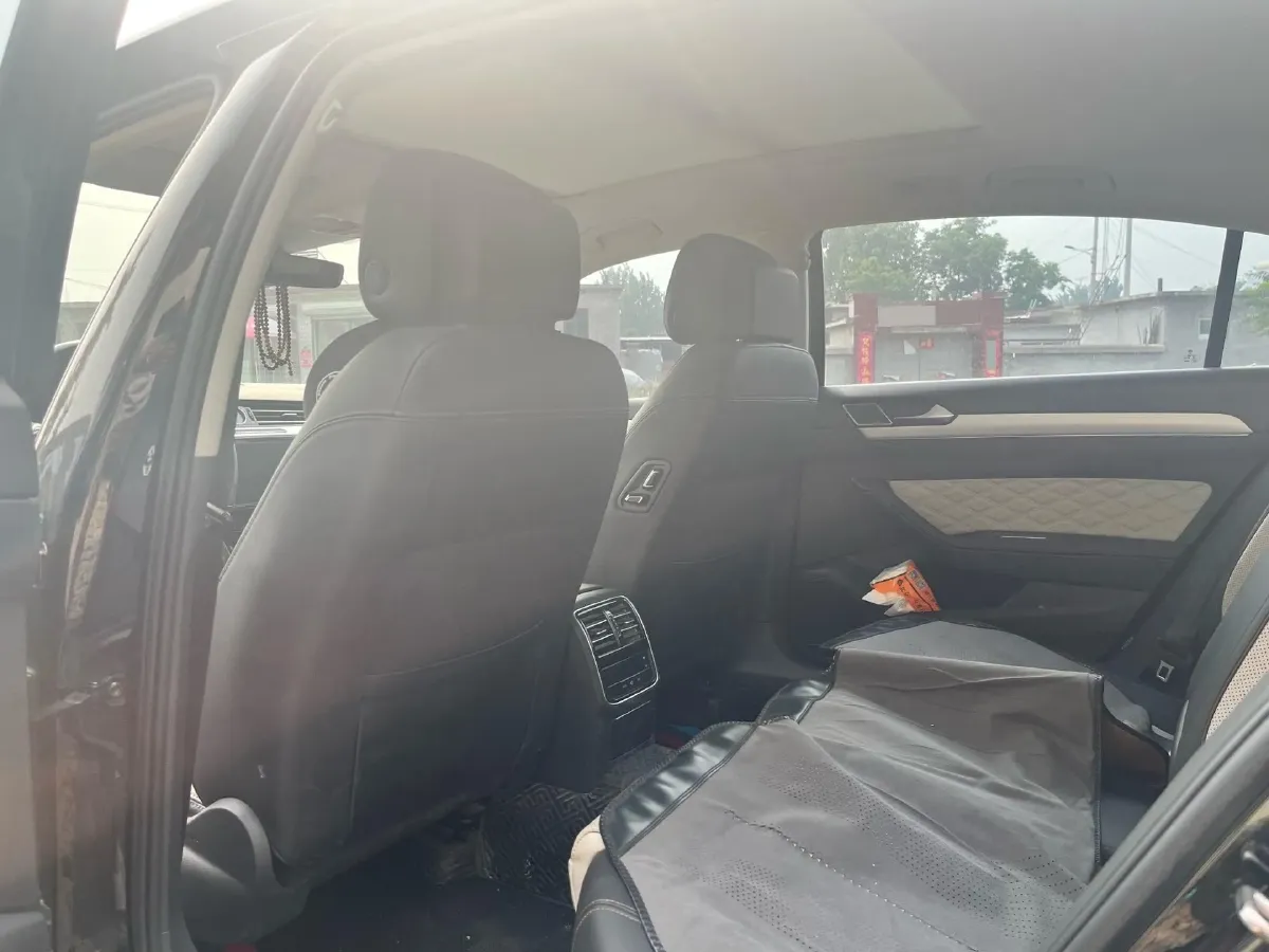 2023 Volkswagen Magotan 2.0T 186HP L4 7DCT,autocango,china used car exporter,china ev exporter,chinese used car exporter,chinese used ev exporter