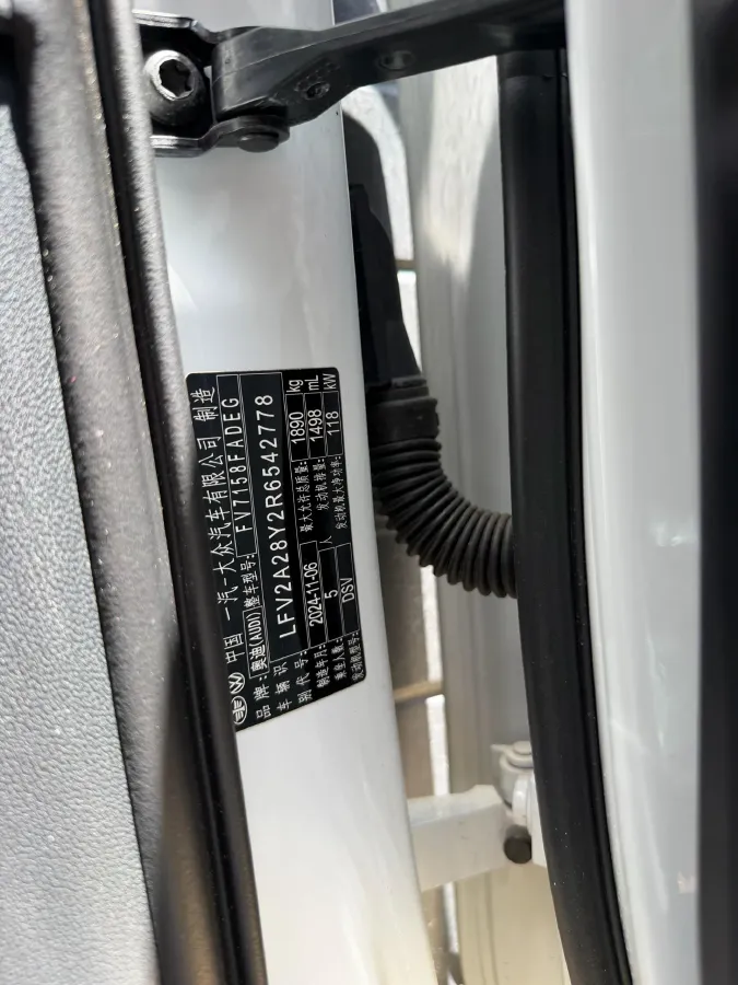 2025 Audi A3 1.5T 160HP L4 7DCT,autocango,china used car exporter,china ev exporter,chinese used car exporter,chinese used ev exporter