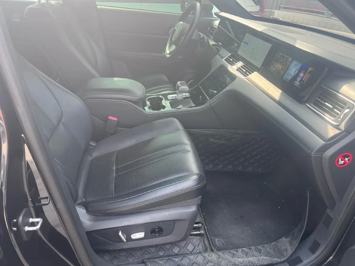 2020 Li ONE Range Extended 131HP REEV 40.5KWH,autocango,china used car exporter,china ev exporter,chinese used car exporter,chinese used ev exporter
