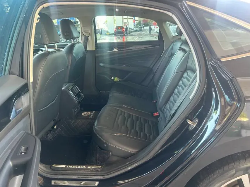 2019 Volvo V40 1.5T 152HP L4 6AT,autocango,china used car exporter,china ev exporter,chinese used car exporter,chinese used ev exporter