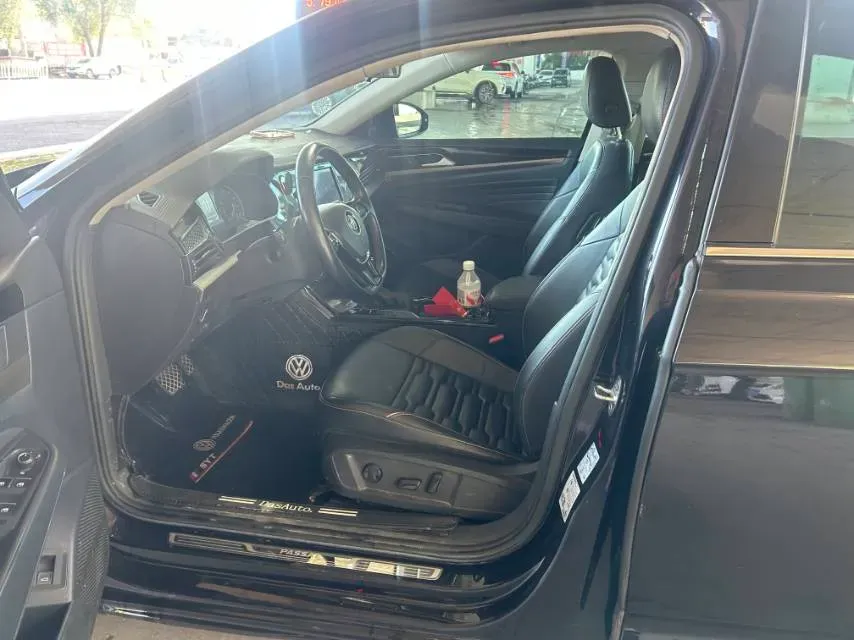 2019 Volvo V40 1.5T 152HP L4 6AT,autocango,china used car exporter,china ev exporter,chinese used car exporter,chinese used ev exporter