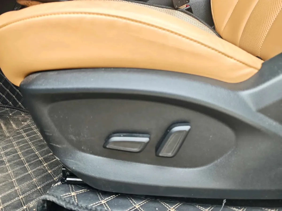 2023 Roewe RX5 1.5T 188HP L4 AMT PHEV 12.3KWH,autocango,china used car exporter,china ev exporter,chinese used car exporter,chinese used ev exporter
