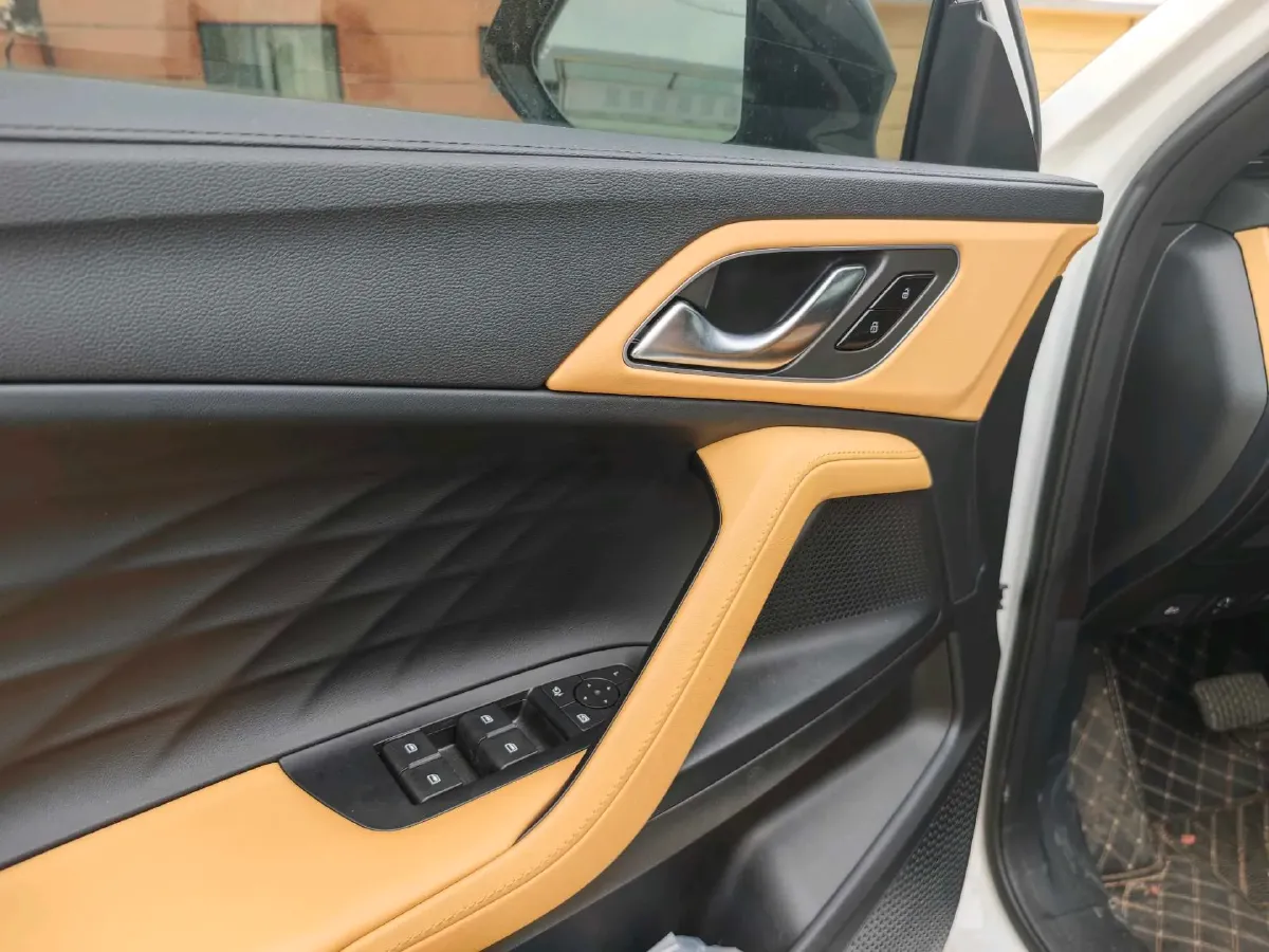 2023 Roewe RX5 1.5T 188HP L4 AMT PHEV 12.3KWH,autocango,china used car exporter,china ev exporter,chinese used car exporter,chinese used ev exporter