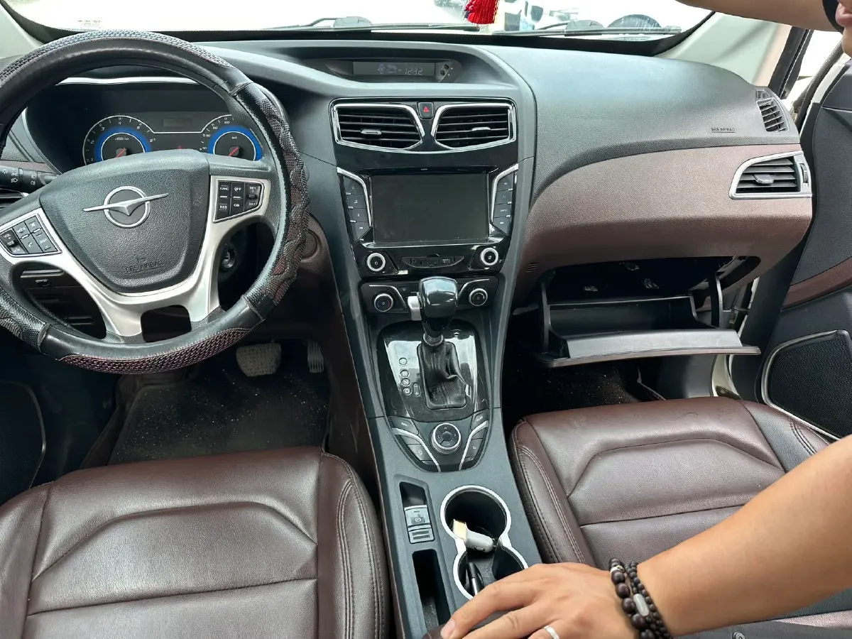 2017 HaiMa Family F7 1.5T 165HP L4 6AT,autocango,china used car exporter,china ev exporter,chinese used car exporter,chinese used ev exporter