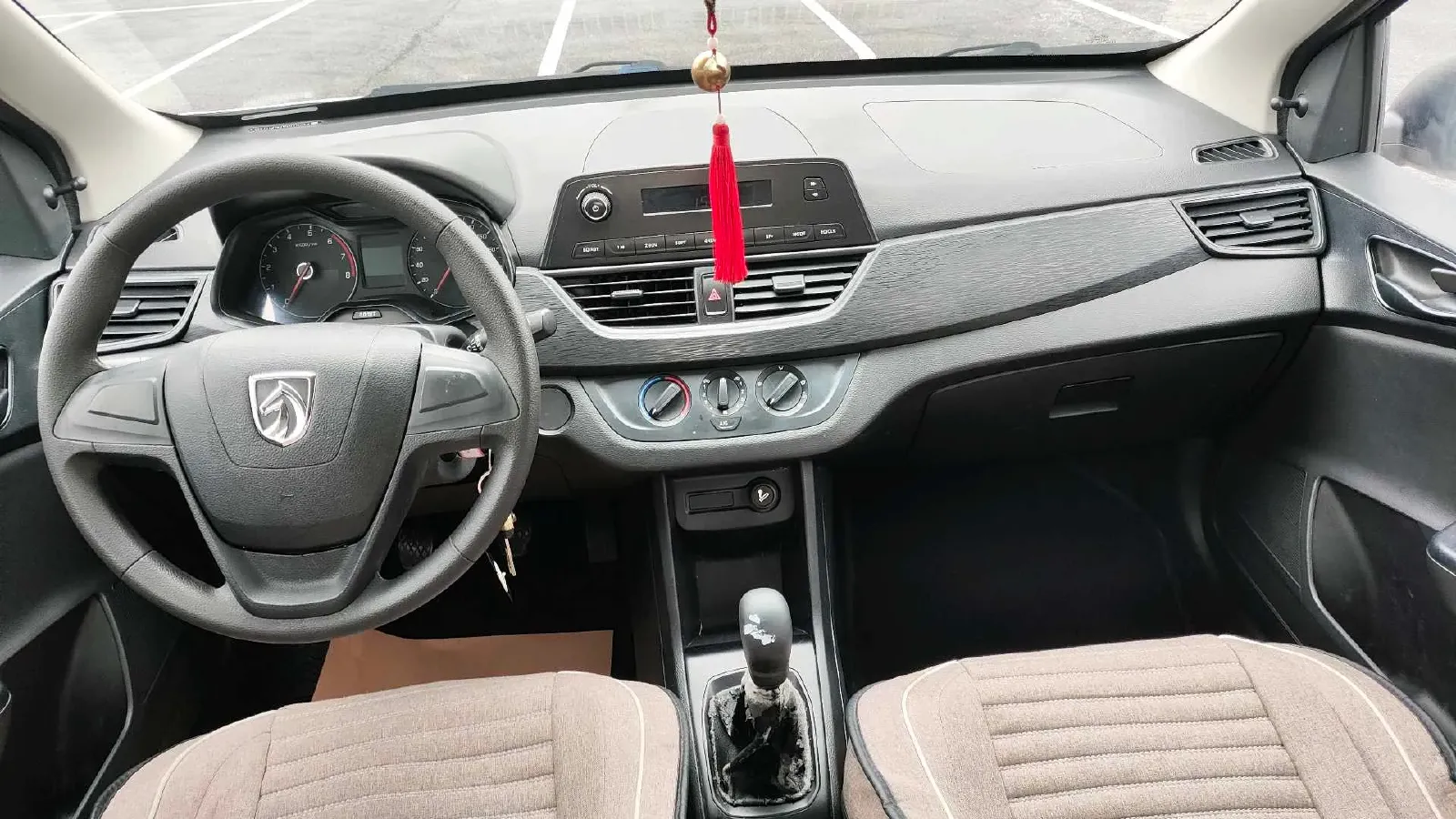 2020 BaoJun 310 1.2L 80HP L4 5MT,autocango,china used car exporter,china ev exporter,chinese used car exporter,chinese used ev exporter