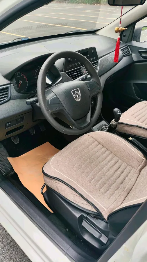 2020 BaoJun 310 1.2L 80HP L4 5MT,autocango,china used car exporter,china ev exporter,chinese used car exporter,chinese used ev exporter