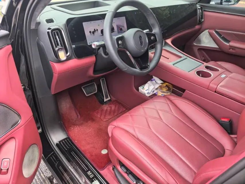 2025 AITO AITO M8 REEV 160HP REEV 37KWH,autocango,china used car exporter,china ev exporter,chinese used car exporter,chinese used ev exporter
