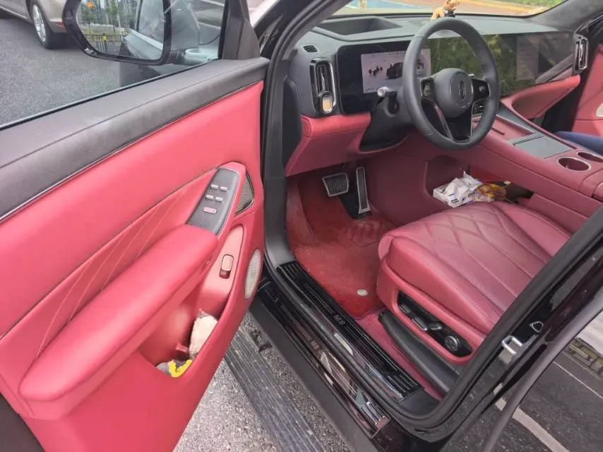 2025 AITO AITO M8 REEV 160HP REEV 37KWH,autocango,china used car exporter,china ev exporter,chinese used car exporter,chinese used ev exporter