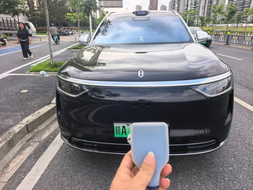 2025 AITO AITO M8 REEV 160HP REEV 37KWH,autocango,china used car exporter,china ev exporter,chinese used car exporter,chinese used ev exporter