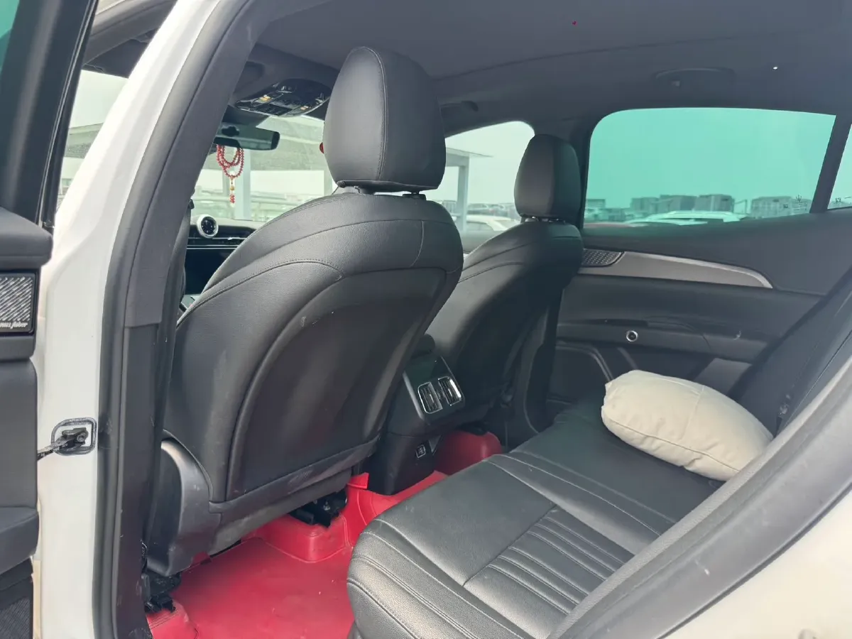 2022 Maserati Levante 2.0T 330HP L4 8AT,autocango,china used car exporter,china ev exporter,chinese used car exporter,chinese used ev exporter