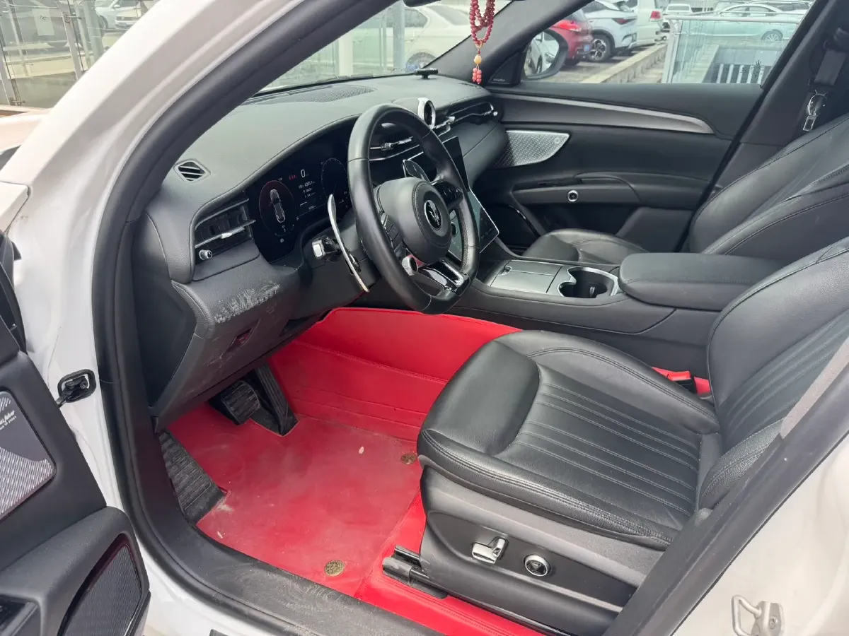 2022 Maserati Levante 2.0T 330HP L4 8AT,autocango,china used car exporter,china ev exporter,chinese used car exporter,chinese used ev exporter
