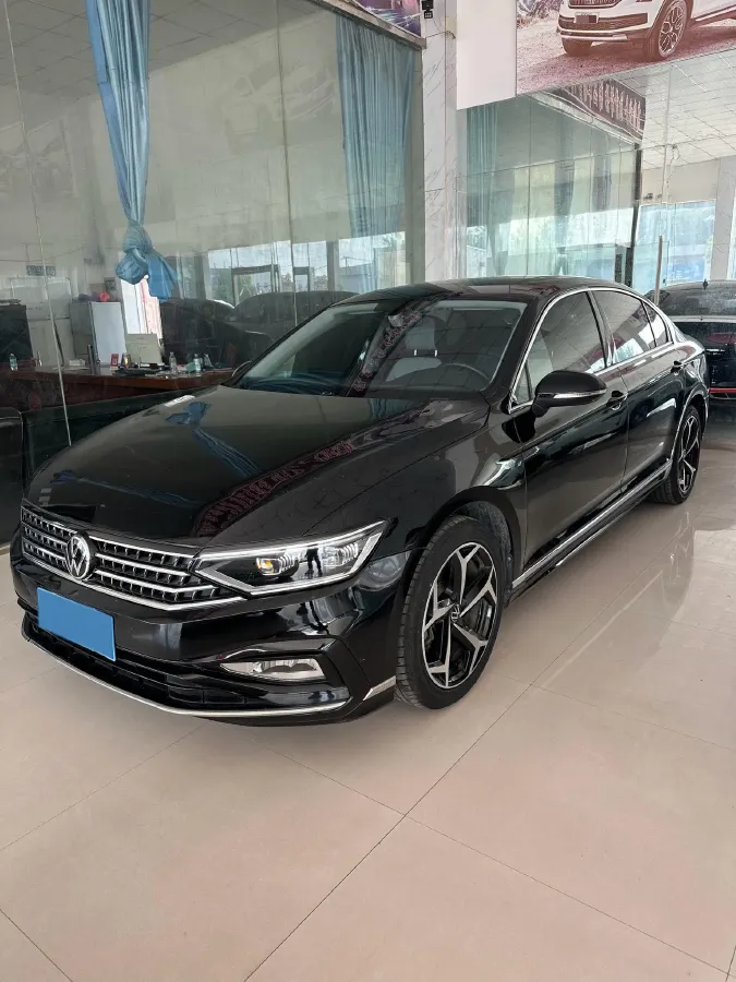 2023 Volkswagen Magotan 1.4T 150HP L4 7DCT,autocango,china used car exporter,china ev exporter,chinese used car exporter,chinese used ev exporter