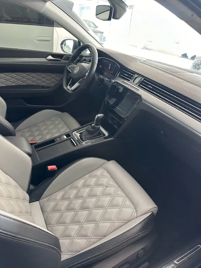 2023 Volkswagen Magotan 1.4T 150HP L4 7DCT,autocango,china used car exporter,china ev exporter,chinese used car exporter,chinese used ev exporter