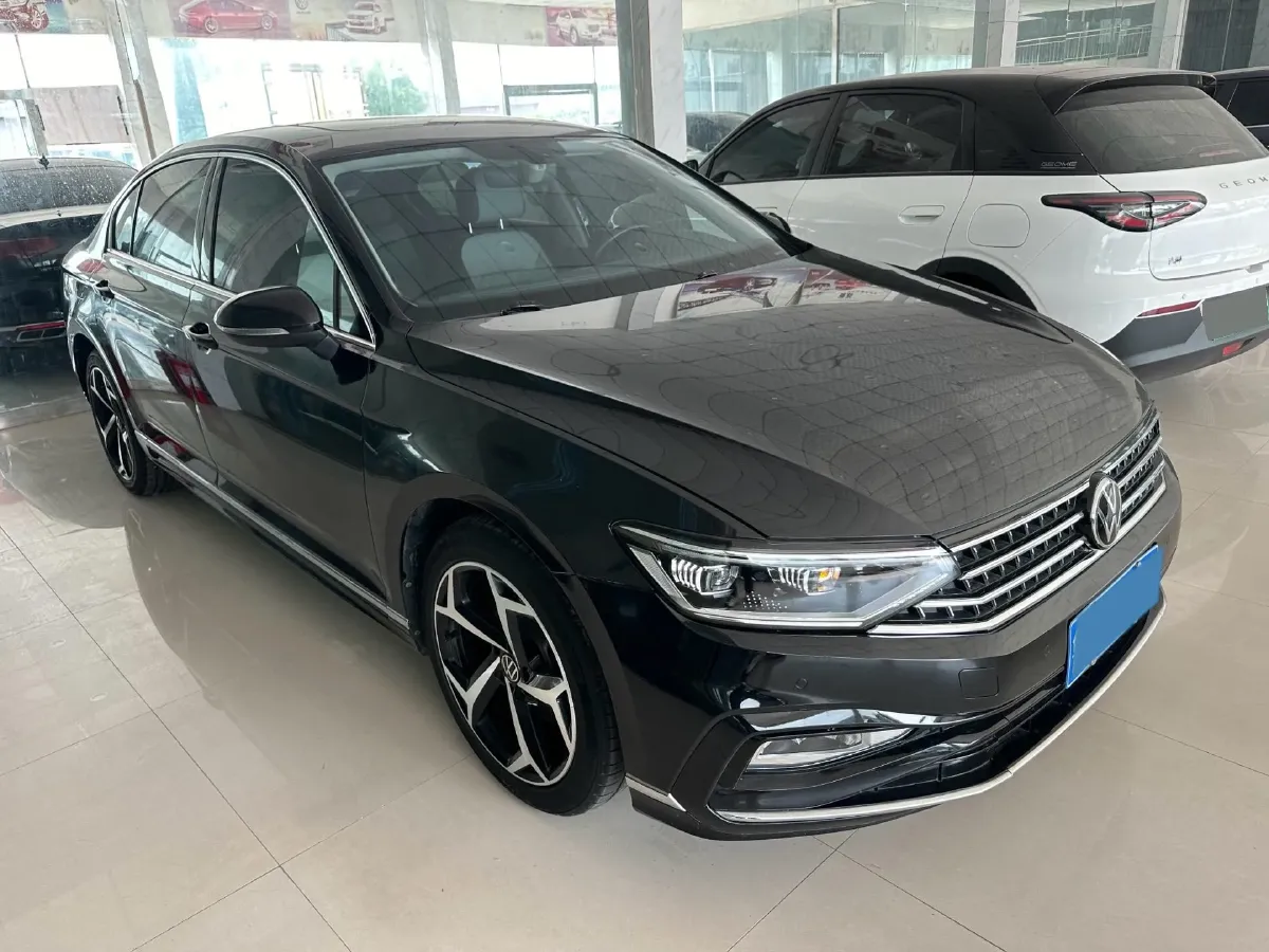 2023 Volkswagen Magotan 1.4T 150HP L4 7DCT,autocango,china used car exporter,china ev exporter,chinese used car exporter,chinese used ev exporter