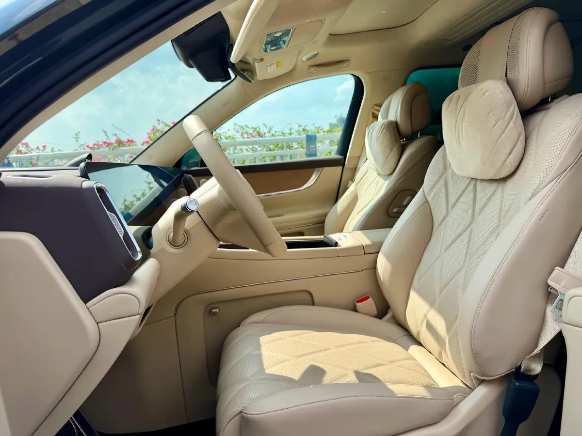 2025 AITO AITO M9 BEV 100KWH,autocango,china used car exporter,china ev exporter,chinese used car exporter,chinese used ev exporter