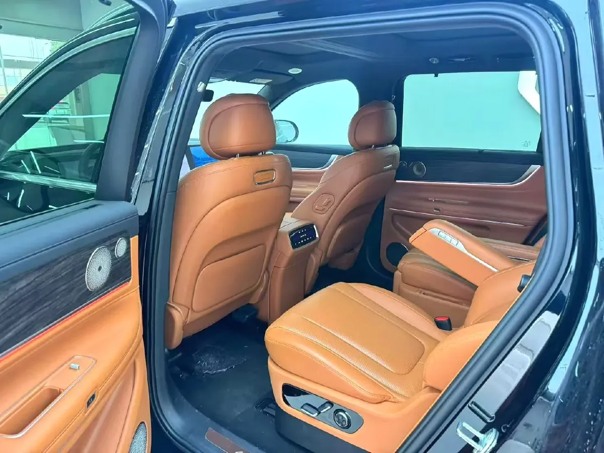 2024 AITO AITO M9 1.5T 152HP L4 REEV 42KWH,autocango,china used car exporter,china ev exporter,chinese used car exporter,chinese used ev exporter