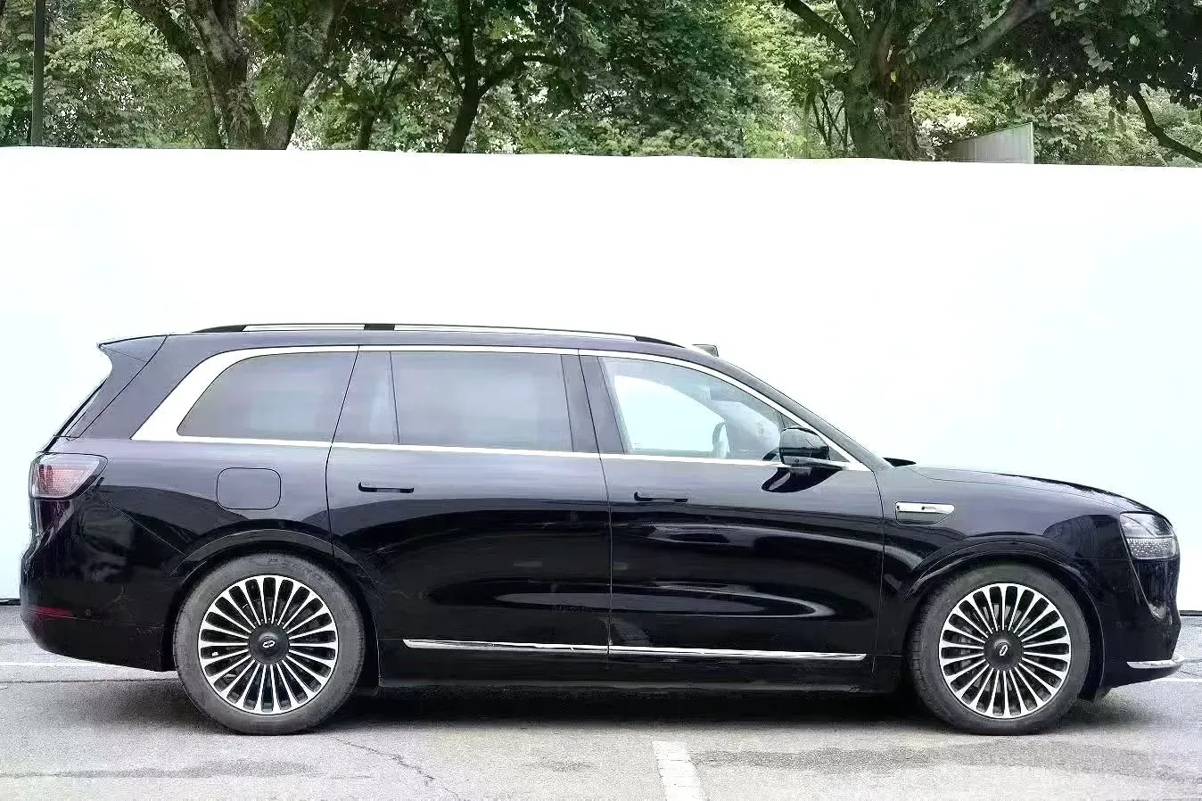2024 AITO AITO M9 1.5T 152HP L4 REEV 42KWH,autocango,china used car exporter,china ev exporter,chinese used car exporter,chinese used ev exporter